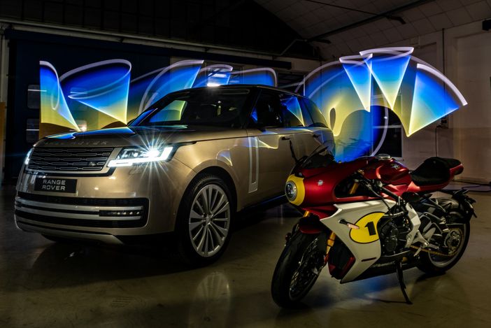 Alcuni scatti della serata all'MV Agusta (foto di Alessandro Galbiati)