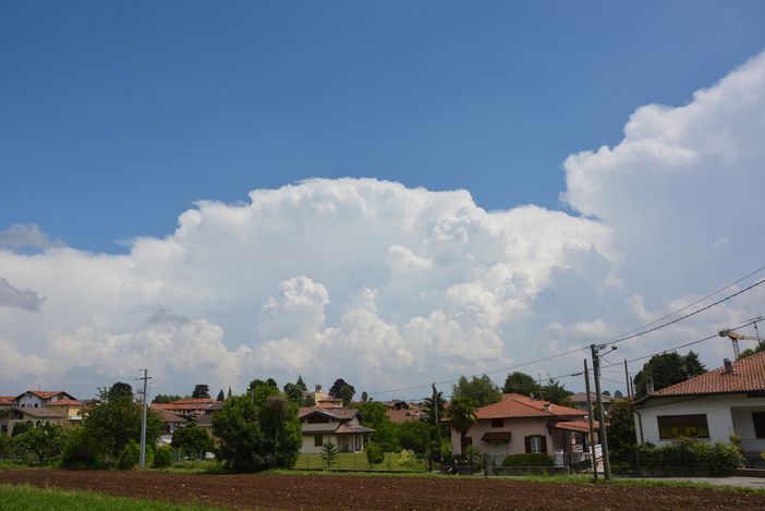 (foto P.Valisa da Jerago - Centro Geofisico Prealpino) (foto P.Valisa da Jerago - Centro Geofisico Prealpino)