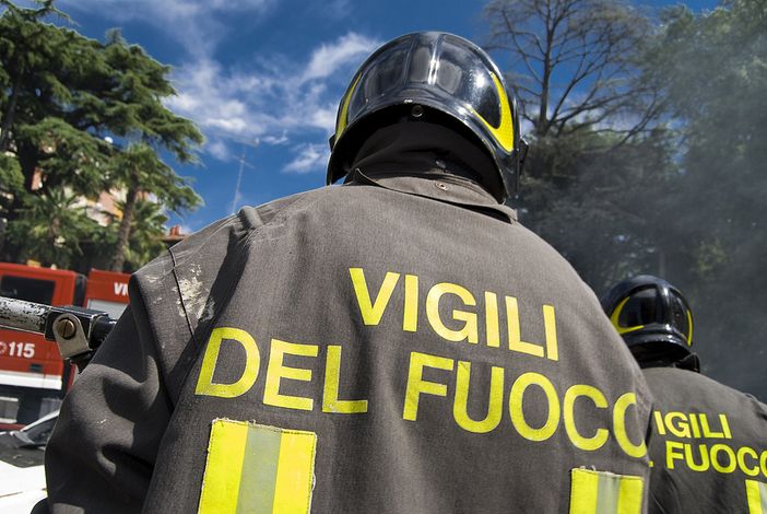 Vigili del fuoco di Busto senza aria condizionata, il caso in Provincia