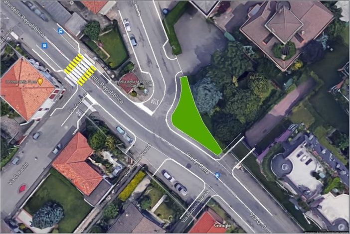 Il punto in cui via Sella Devia a destra, mentre procedendo dritti si prosegue su viale Repubblica. Allargare il marciapiedi costringerebbe a rallentare automobilisti che non frenano o addirittura accelerano