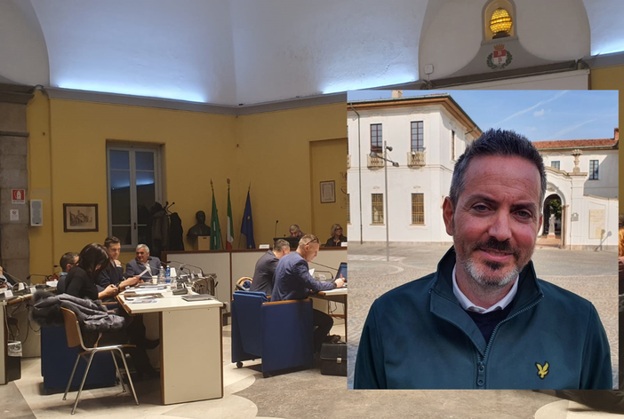 La sala consiliare e, nel riquadro, Paolo Geminiani