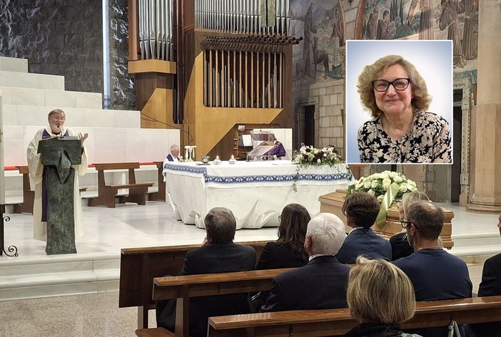 Ultimo saluto a Franca Carra: «Conosceva la sua fragilità. Ma viveva» Ultimo saluto a Franca Carra: «Conosceva la sua fragilità. Ma viveva»