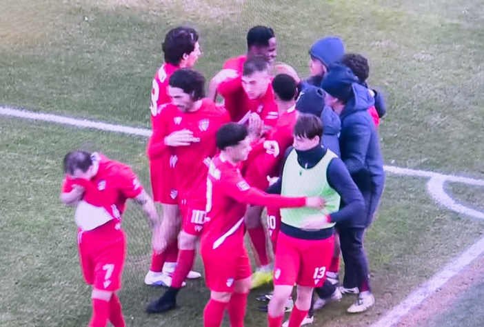 La festa dopo il pareggio di Udoh