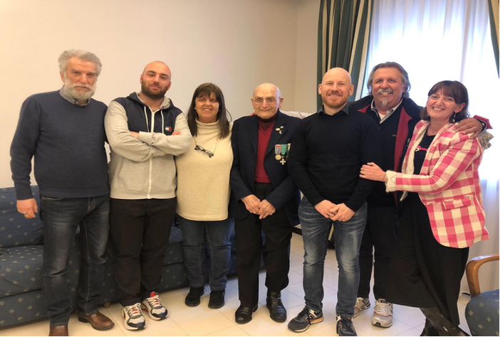 Fagnano ed Enrico Vanzini, ultimo deportato di Dachau: «Quel pezzo di pane che non toccai mai» Fagnano ed Enrico Vanzini, ultimo deportato di Dachau: «Quel pezzo di pane che non toccai mai»