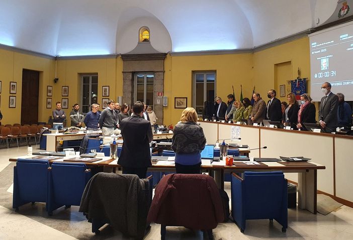 L'omaggio dell'assise a Roberto Maroni e alle vittime di Ischia L'omaggio dell'assise a Roberto Maroni e alle vittime di Ischia