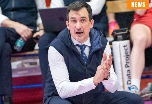 Juan Cichello non è più l'allenatore della Uyba Juan Cichello non è più l'allenatore della Uyba