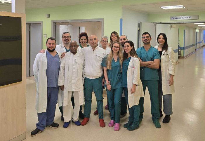 Trattamento con onde d'urto focali per curare le patologie uroandrologiche: l'Ospedale di Circolo tra i primi in Italia Trattamento con onde d'urto focali per curare le patologie uroandrologiche: l'Ospedale di Circolo tra i primi in Italia