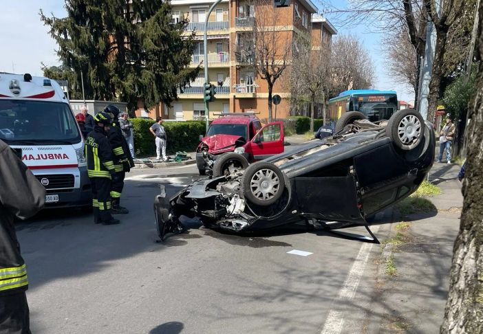 Le immagini dell'incidente (foto da ilSaronno.it)
