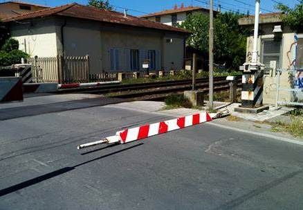 Ferrovia Saronno-Como, da Regione 9 milioni per eliminare i passaggi a livello di Cadorago e Lomazzo