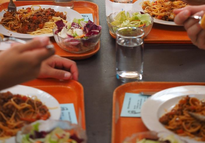 Buoni mensa più cari, a Marnate esplode il confronto politico