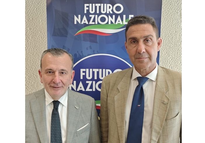 Luca Ferrazzi (a sinistra) insieme al generale Roberto Vannacci a Palazzo Pirelli. Sotto, il consigliere regionale alla costituente a Roma Luca Ferrazzi (a sinistra) insieme al generale Roberto Vannacci a Palazzo Pirelli. Sotto, il consigliere regionale alla costituente a Roma
