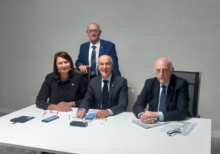 Visita istituzionale al Lions Club Legnano Rescaldina Sempione del Governatore del Distretto 108 Visita istituzionale al Lions Club Legnano Rescaldina Sempione del Governatore del Distretto 108