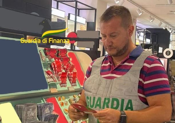 Controlli sulla sicurezza di prodotti di cancelleria e di cosmesi: sequestrati 31mila articoli potenzialmente pericolosi Controlli sulla sicurezza di prodotti di cancelleria e di cosmesi: sequestrati 31mila articoli potenzialmente pericolosi