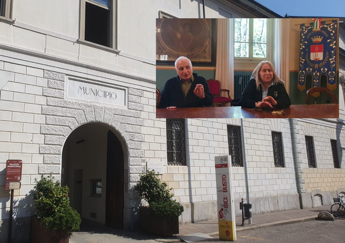 Il municipio di Busto. Nel riquadro, Liguori e Labanca Il municipio di Busto. Nel riquadro, Liguori e Labanca