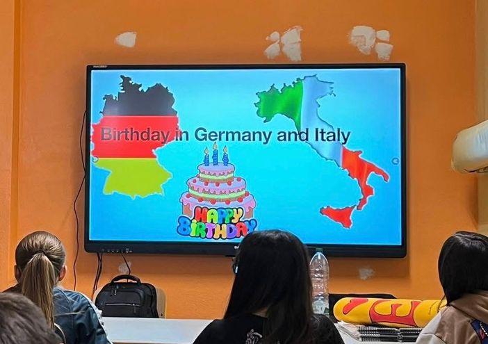 Una settimana così europea all'istituto Carminati di Lonate Pozzolo Una settimana così europea all'istituto Carminati di Lonate Pozzolo