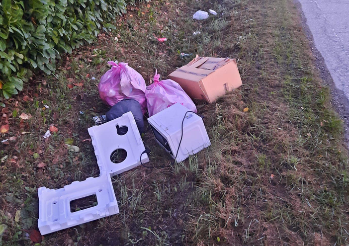 Vita dura per gli incivili a Samarate: «Ti aspetto in caserma, gioia»