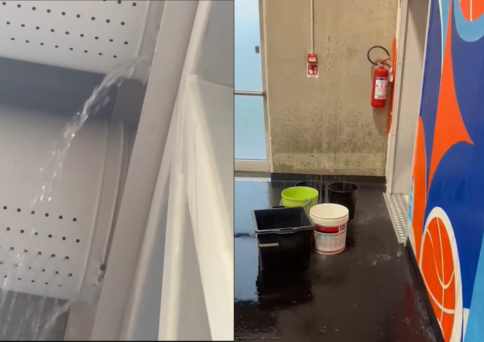 Infiltrazione dal tetto e conseguenze a terra: il palazzetto dello sport è andato a mollo