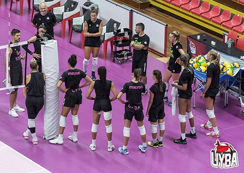 Unet e-work al completo. E gli allenamenti brillano d'oro Unet e-work al completo. E gli allenamenti brillano d'oro