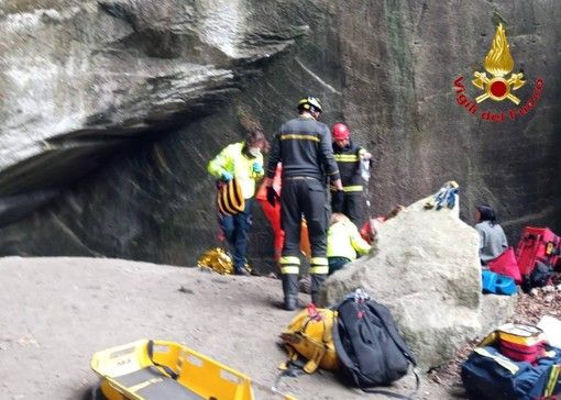 Cade nel vuoto da cinque metri: apprensione per un giovane di 22 anni Cade nel vuoto da cinque metri: apprensione per un giovane di 22 anni