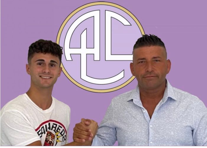 A sinistra: Alberto Barazzetta, nuovo acquisto giovane del Legnano A sinistra: Alberto Barazzetta, nuovo acquisto giovane del Legnano