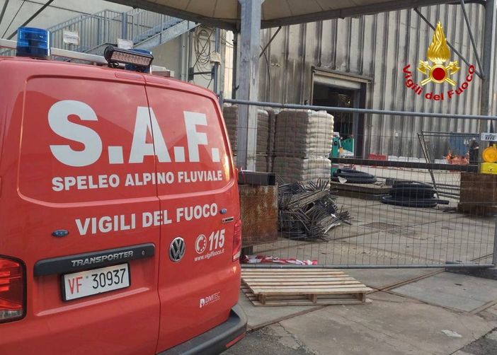 Incidente sul lavoro a Daverio, operaio colpito alla testa da un oggetto: è in gravi condizioni