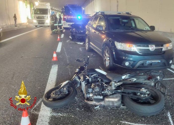 Schianto tra un'auto e una moto sulla 336 di Malpensa: un ferito grave