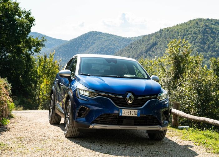 Renault Captur Hybrid: la gamma elettrica e ibrida è a disposizione negli store