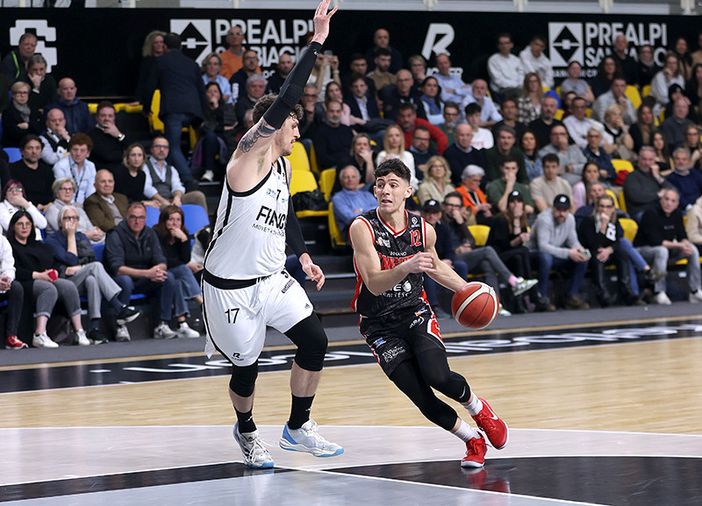 Basket, serie B. Beffa all'ultimo secondo: il Rucker San Vendemiano supera Legnano 80-79