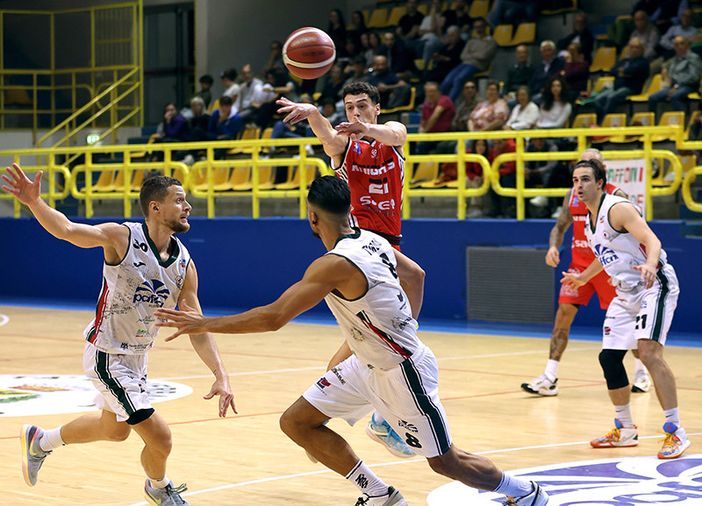 Knights, ottima prestazione in riva al lago