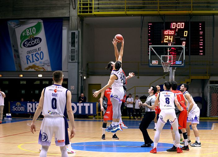Basket, serie B: Knights spreconi perdono di uno a Pavia Basket, serie B: Knights spreconi perdono di uno a Pavia
