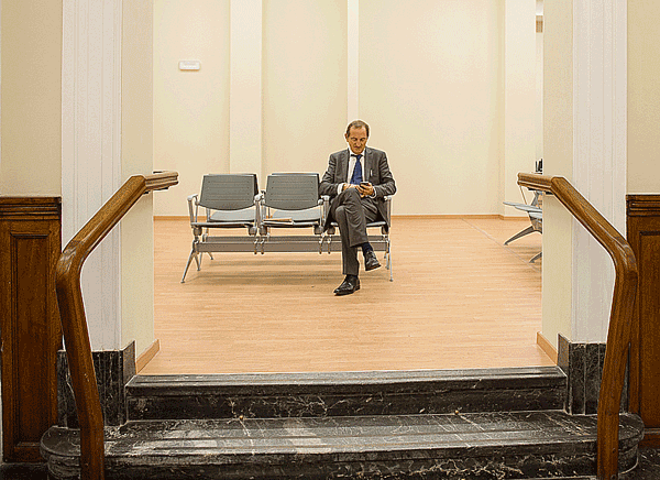 Il sindaco Antonelli, notoriamente allergico ai rimpasti, attende l'esisto delle trattative dei partiti di centrodestra. L'ultima parola spetta a lui