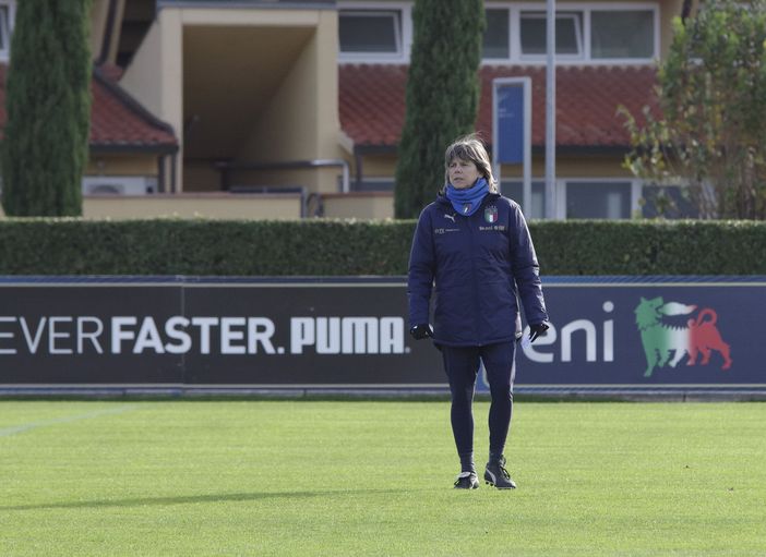Il ct Milena Bertolini, simbolo del movimento azzurro femminile (foto figc.it) Il ct Milena Bertolini, simbolo del movimento azzurro femminile (foto figc.it)