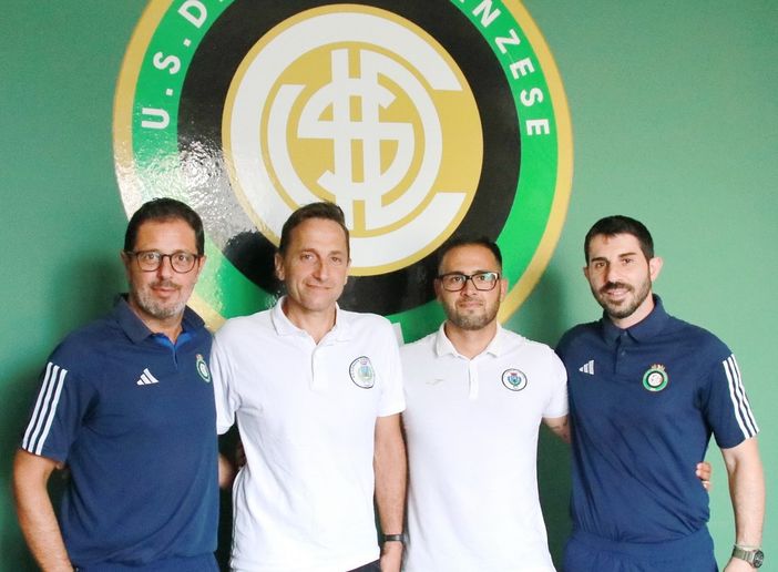 Foto Aldo Massarutto (U.S.D. Castellanzese 1921). Da sinistra: il Responsabile tecnico di Galassia Neroverde Salvatore Realmuto, il Vice Presidente dell'F.C. Lonate Ceppino Claudio Roscelli, il Ds Alessandro Alfieri e il Collaboratore tecnico di Galassia Neroverde Luca Guidomandri Foto Aldo Massarutto (U.S.D. Castellanzese 1921). Da sinistra: il Responsabile tecnico di Galassia Neroverde Salvatore Realmuto, il Vice Presidente dell'F.C. Lonate Ceppino Claudio Roscelli, il Ds Alessandro Alfieri e il Collaboratore tecnico di Galassia Neroverde Luca Guidomandri