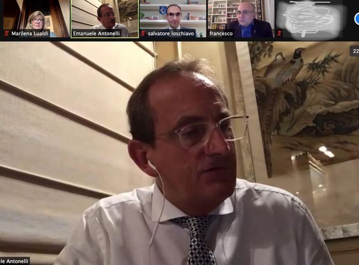 Il sindaco Antonelli e poi gli altri relatori all'incontro online