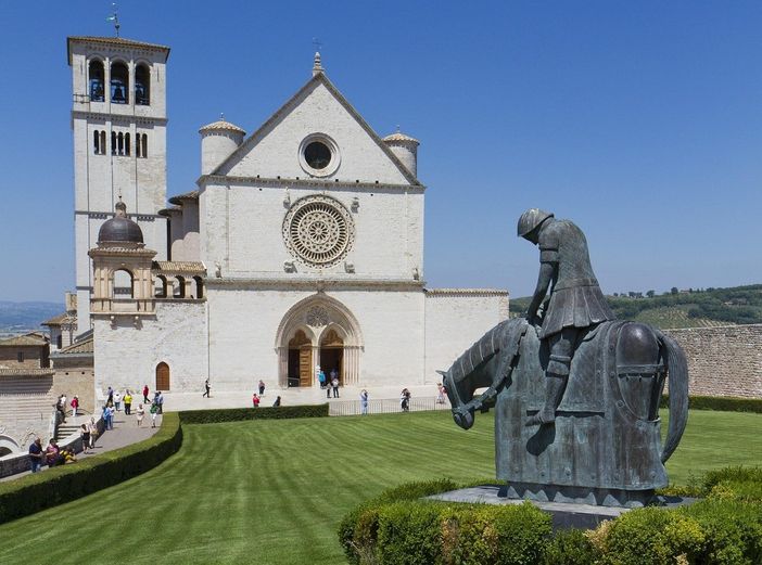 La basilica di Assisi: si celebrano gli 800 anni dal transito di San Francesco