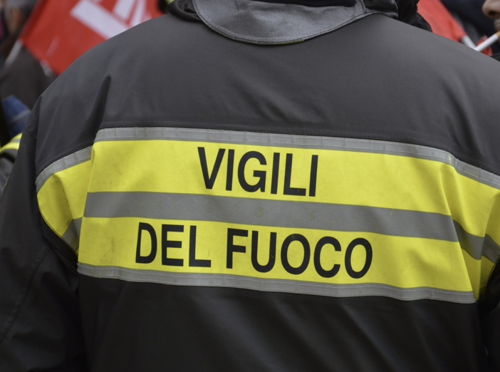Mancano personale e persino un'autoscala: i vigili del fuoco di Varese pronti a scendere in piazza Mancano personale e persino un'autoscala: i vigili del fuoco di Varese pronti a scendere in piazza