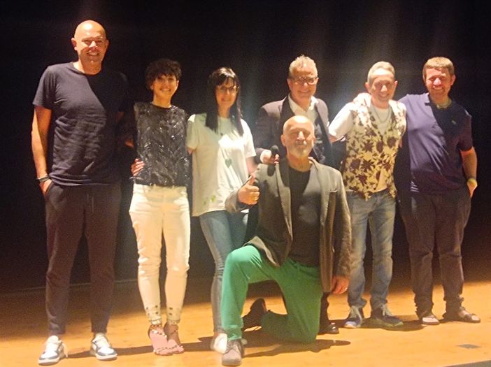 Risate benefiche per l’Ematologia di Busto. Pienone a Sant’Anna