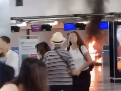 Le concitate fasi dopo l'incendio al check-in