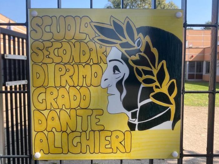 Marnate, gli alunni "riconquistano" Dante Marnate, gli alunni "riconquistano" Dante