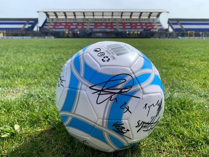 Sei un Under 14? Vieni allo stadio, vestiti di biancoblù e vinci un pallone firmato