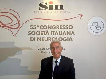 Neurologi: "Bene Ddl caregiver ma servono formazione e sostegno psicologico"