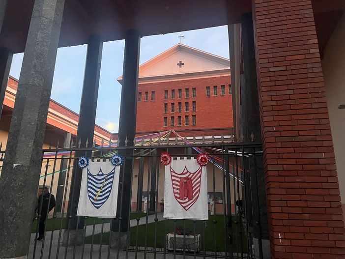 La chiesa di Sant'Edoardo quando è vestita a festa per il Palio alla patronale La chiesa di Sant'Edoardo quando è vestita a festa per il Palio alla patronale