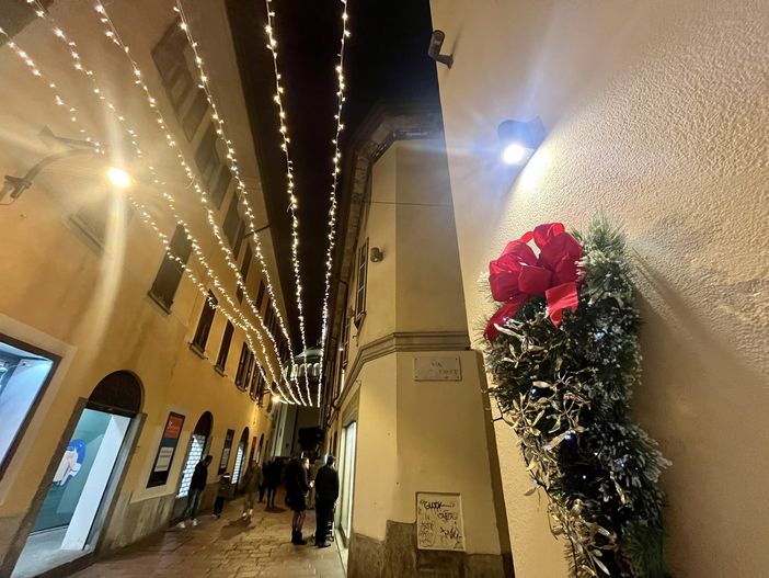 Piccola a chi? Via Sant'Antonio &quot;invasa&quot; dall'aria di feste