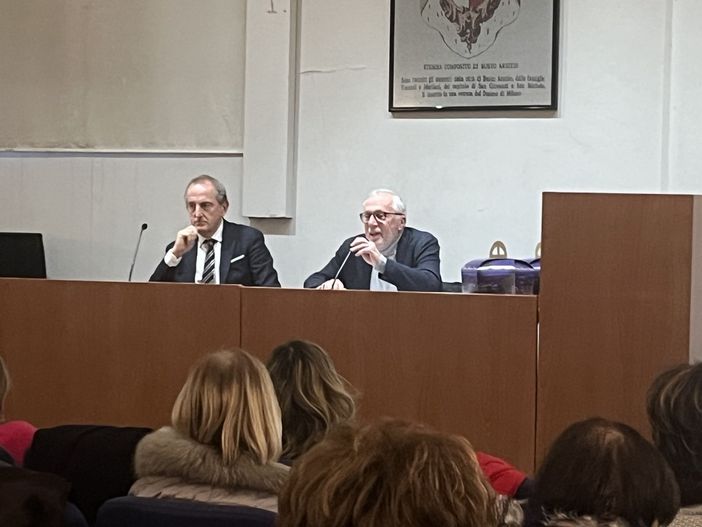 VIDEO. Antonelli: «Ogni cittadino dovrebbe fare il sindaco un mese. Non mi fa dormire di notte, ma è anche bello. Ecco perché sui social mi arrabbio» VIDEO. Antonelli: «Ogni cittadino dovrebbe fare il sindaco un mese. Non mi fa dormire di notte, ma è anche bello. Ecco perché sui social mi arrabbio»