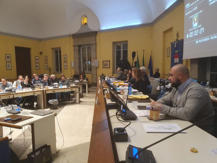 Sabba a Loschiavo: «Bando strade verdi, stiamo provando con le piazze scolastiche. E a proposito ho trovato situazioni pericolose fuori dalle scuole...» Sabba a Loschiavo: «Bando strade verdi, stiamo provando con le piazze scolastiche. E a proposito ho trovato situazioni pericolose fuori dalle scuole...»