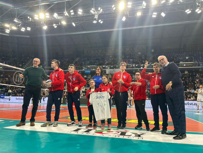 “Tutti abili tutti inclusi!”: progetto bustocco premiato a Milano davanti al pubblico della Superlega di volley “Tutti abili tutti inclusi!”: progetto bustocco premiato a Milano davanti al pubblico della Superlega di volley