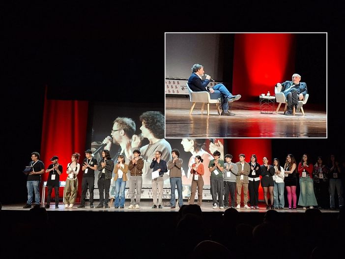 Giulio Sangiorgio, direttore artistico del Baff, con i componenti della Giuria giovani. Nel riquadro, Nino Frassica