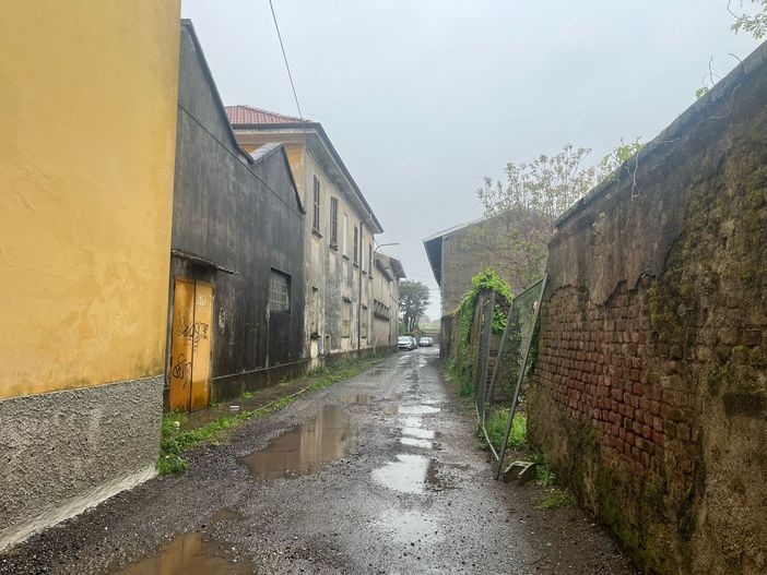 L'area di via Vercelli a Busto dove è avvenuta la violenza