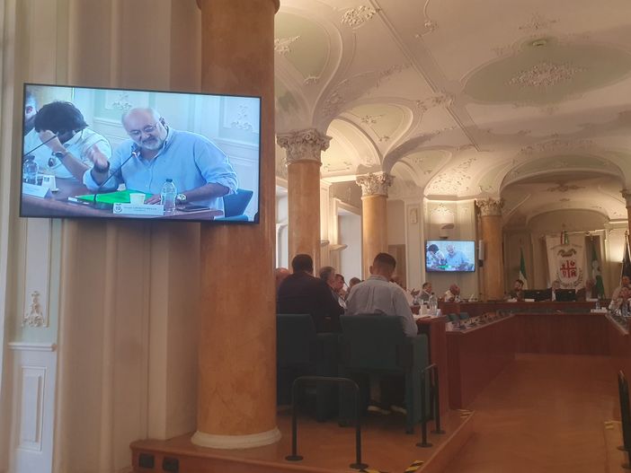 Dup, bilancio e “rientro” di artistico e hub australiani. Ma in Provincia fanno discutere sfalci e aria condizionata per i Vigili del fuoco Dup, bilancio e “rientro” di artistico e hub australiani. Ma in Provincia fanno discutere sfalci e aria condizionata per i Vigili del fuoco