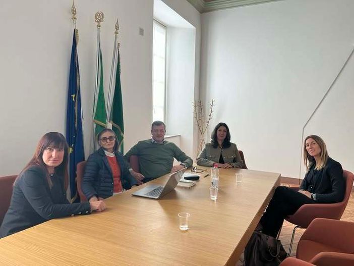 L'amministrazione comunale di Gorla Maggiore ha incontrato le responsabili territoriali di Poste Italiane